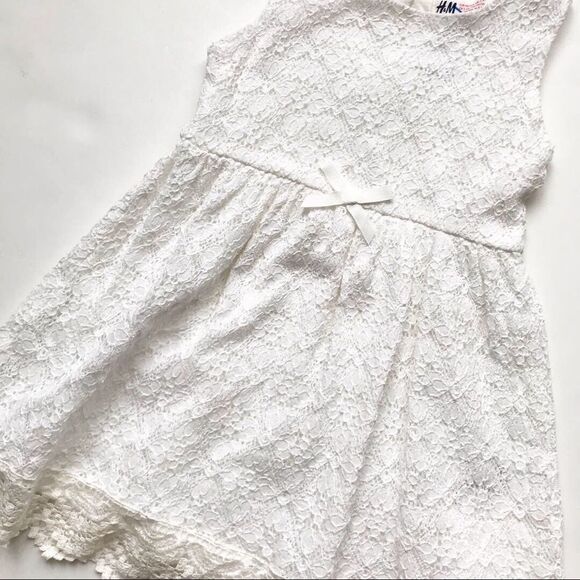 H&M white scalloped hem lace overlay dress EUC 2-3 - Picture 2 of 2